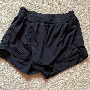 Lululemon Hotty Hot Low Rise Short